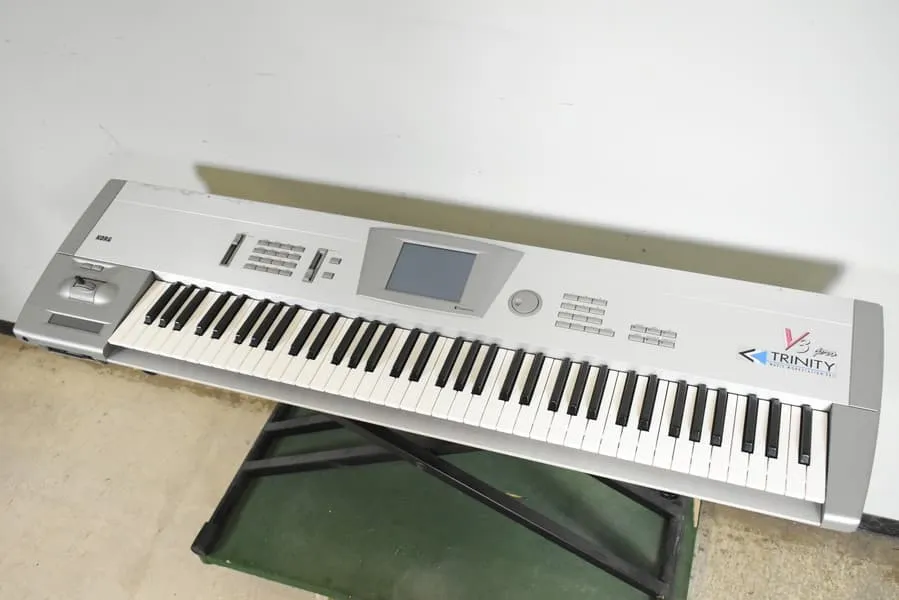 KORG コルグ シンセサイザー TRINITY V3 PRO - 楽器の買取屋さん｜最短