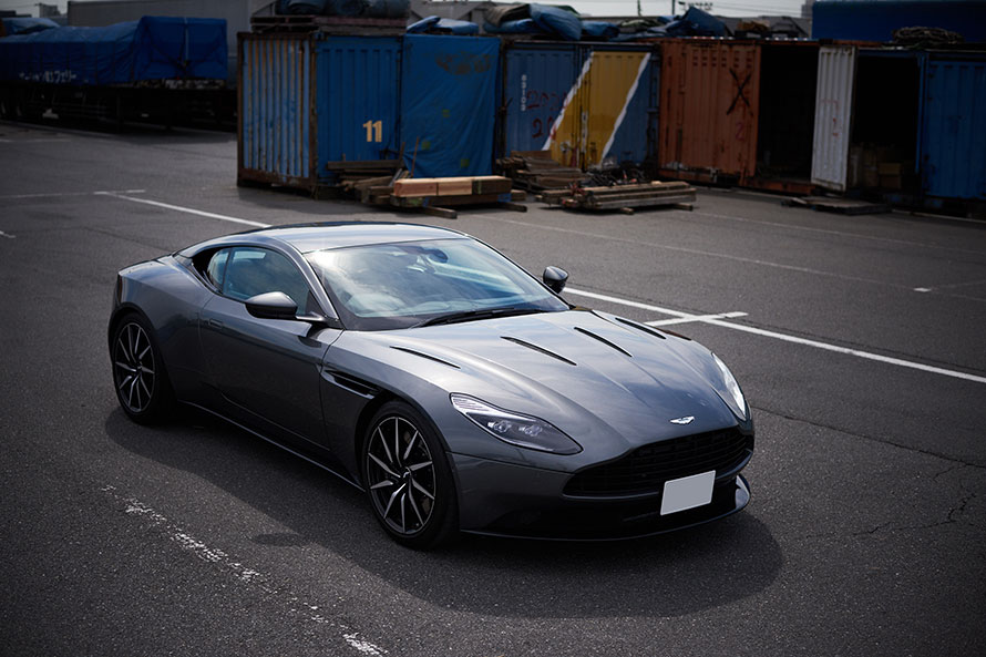 007シリーズとジェームズ・ボンドに憧れ、手に入れた愛車。アストン