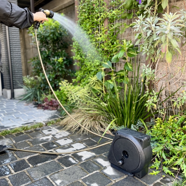 コンパクトガーデンリールⅡ20m ブラック ゴールドホース｜ロイヤル