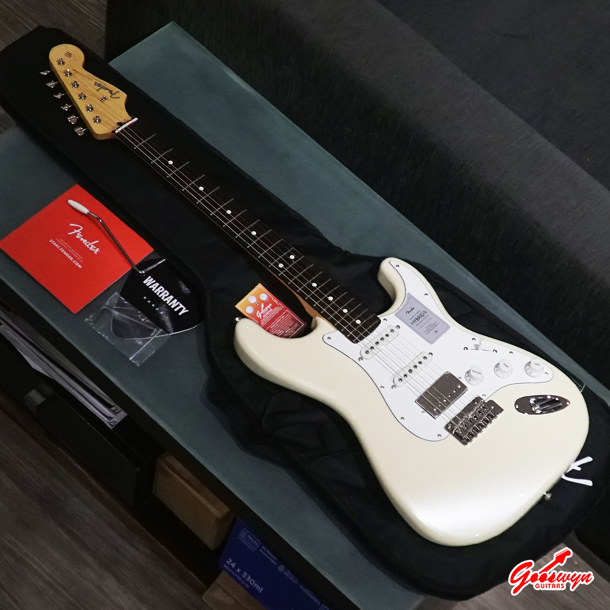 2024 Collection Fender Hybrid II Stratocaster HSS Olympic Pearl