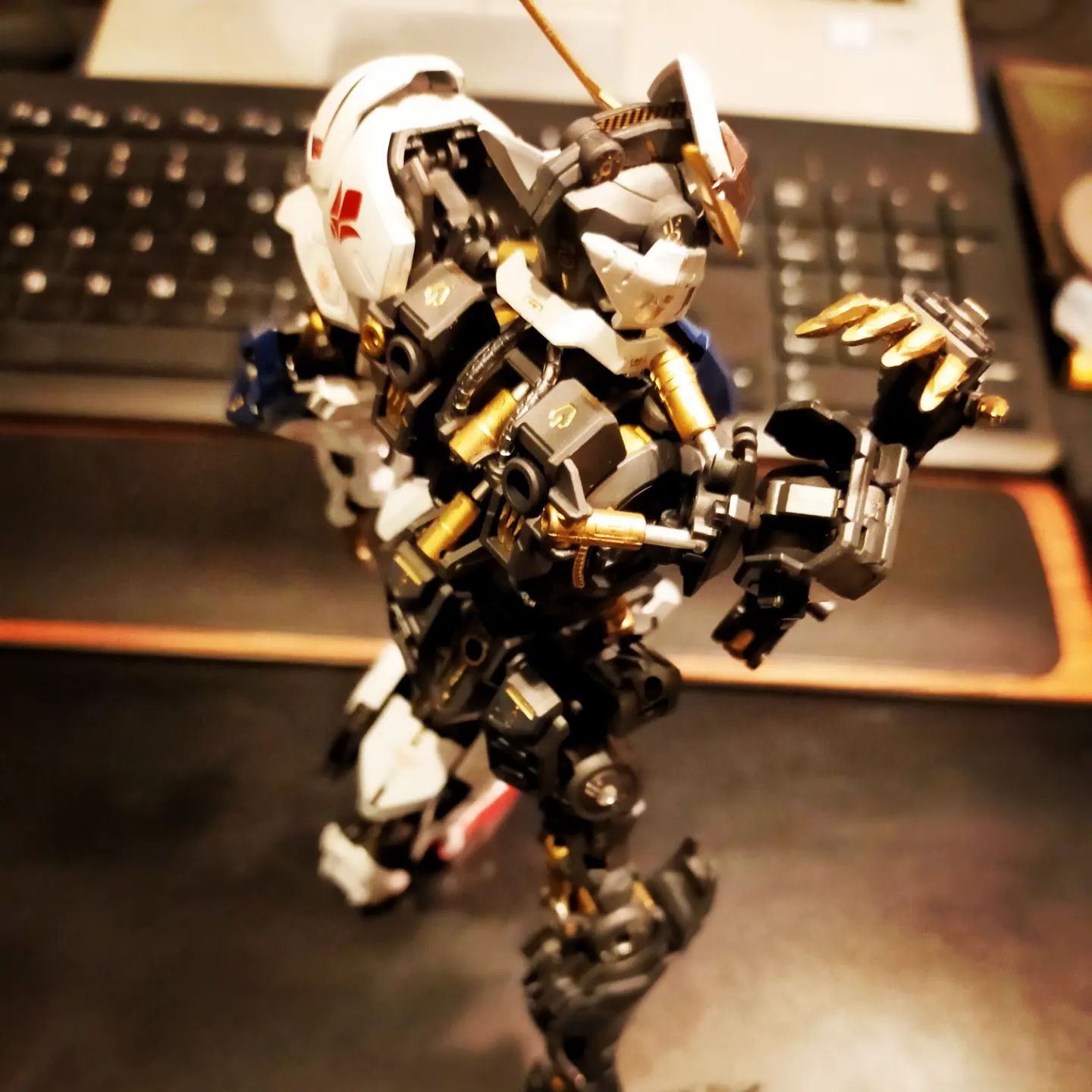 MGバルバトス チタニウムフィニッシュ版｜z700さんのガンプラ作品