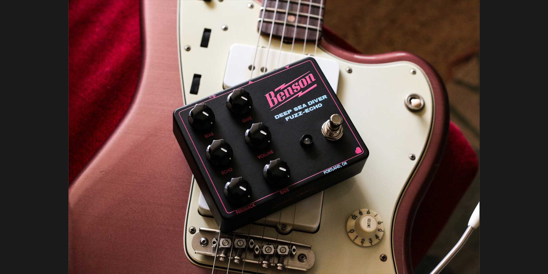 ゲート調整可能なファズと発振効果もあるディレイを組み合わせたペダル