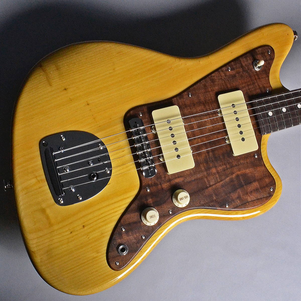 伝統工芸にも使用される「能登ヒバ」を使用した MOMOSE JM タイプ