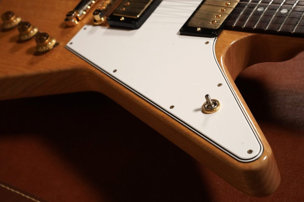 別室 野原のギター部屋 Vol.49 “Korina Explorer” | ギタセレ（Guitar