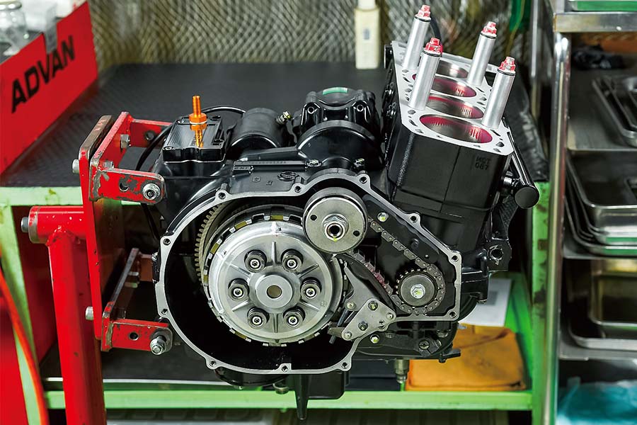 ZRXにずっと乗りたい向きへエンジンと車体の見本を提示