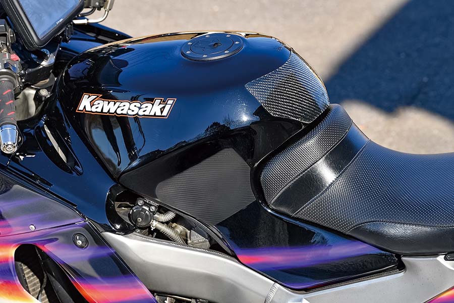 K-2プロジェクト ZX-11（KAWASAKI ZX-11） | ヘリテイジ＆レジェンズ