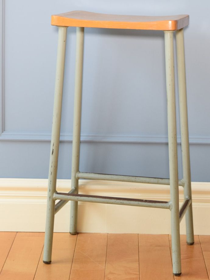 ビンテージのおしゃれなハイスツール、カッコいいインダストリアル