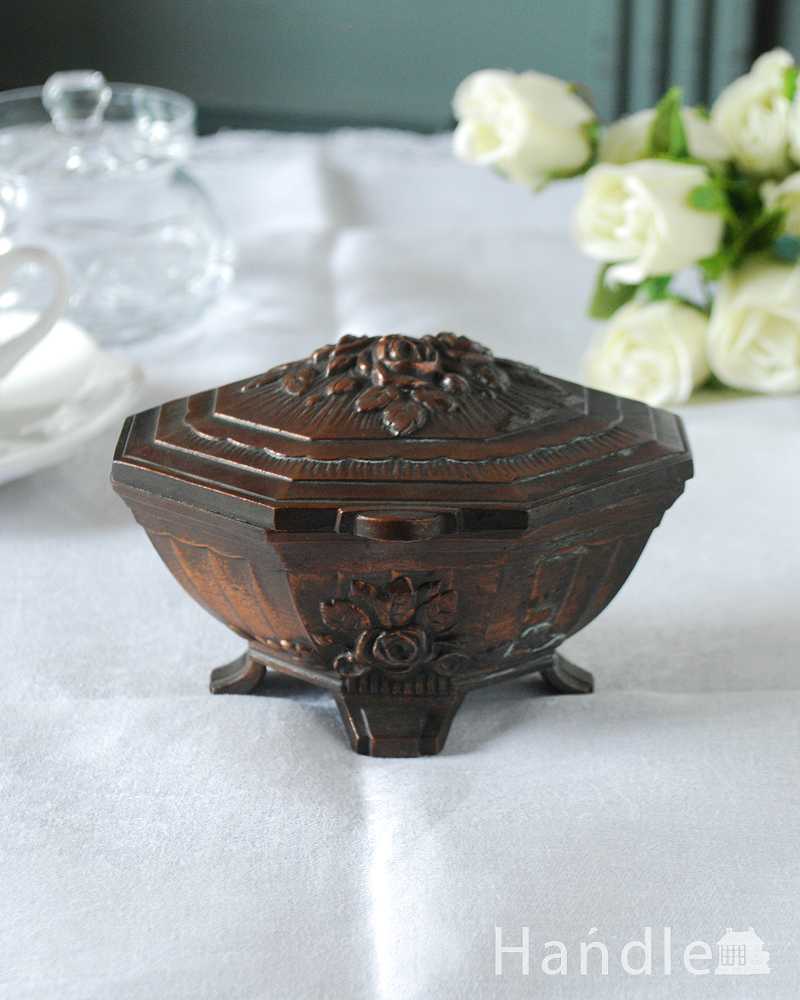 薔薇の装飾が美しいアールデコのアンティークアクセサリー入れ