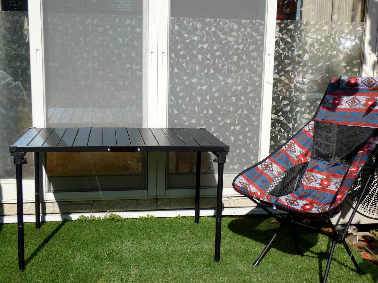 DOD『ナニゲニーテーブル』はしっかり物が載るのにコンパクト！何気に