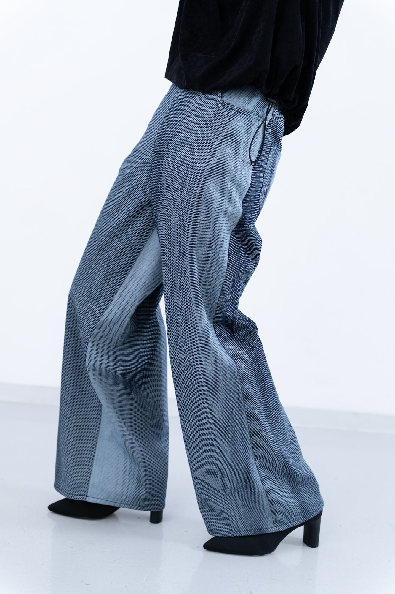 Mirage Bleach Denim / navy – HATRA OFFICIAL