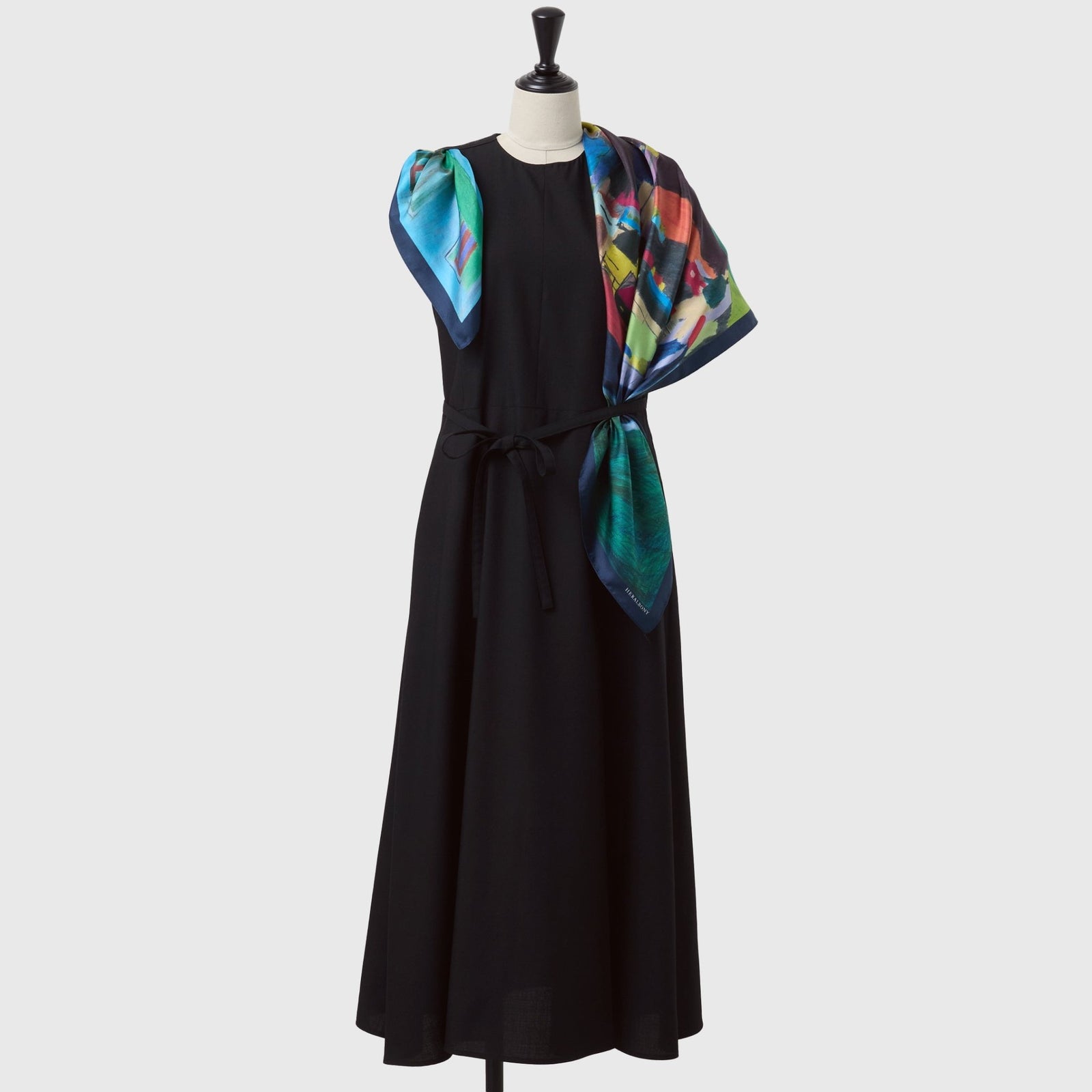 スカーフアタッチメントワンピース – HERALBONY