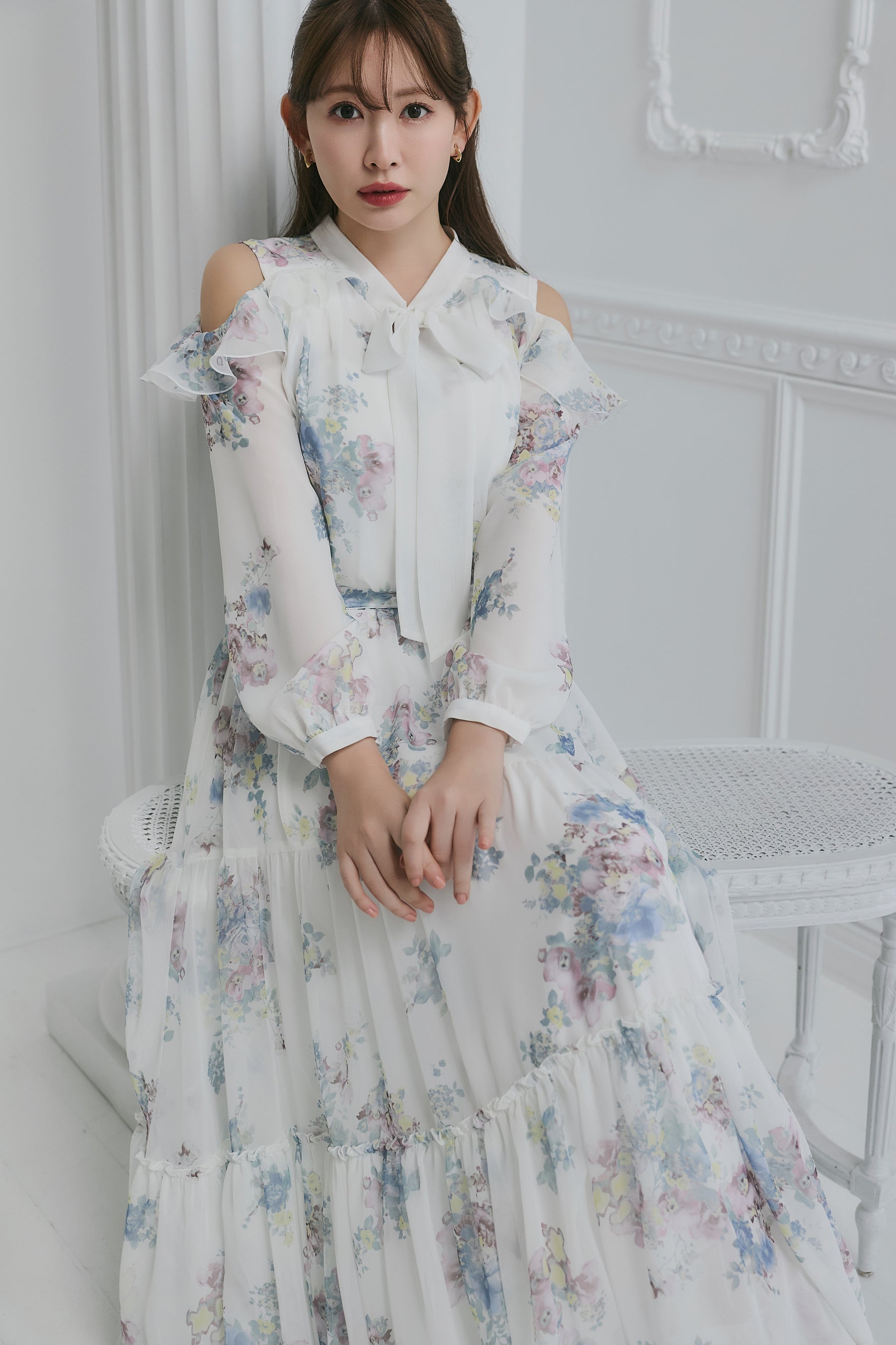 新色】Isaline Bow-Tie Floral Blouse