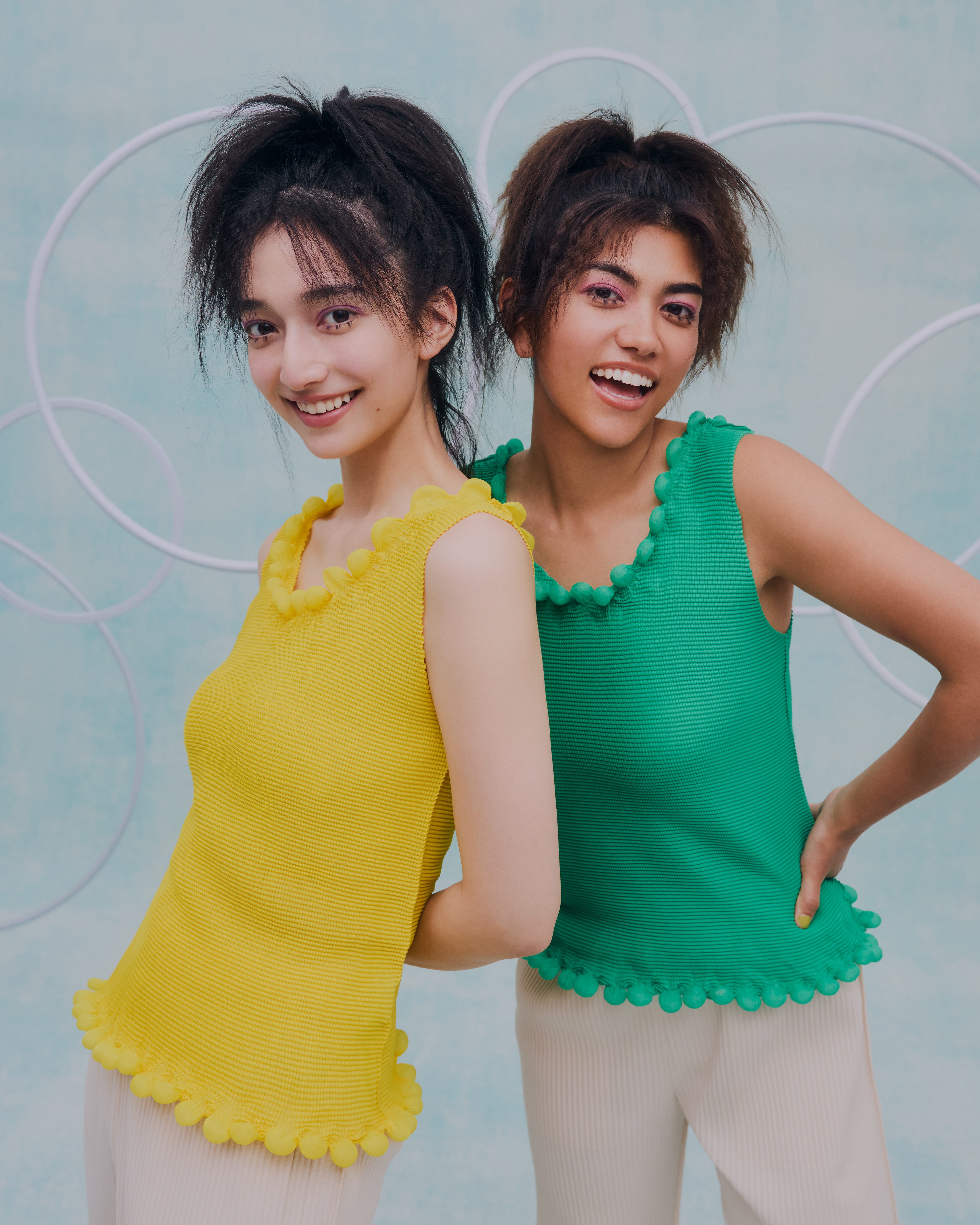 カラフルで軽くてコンフォータブル！ 高瀬真奈＆レイラが着こなす