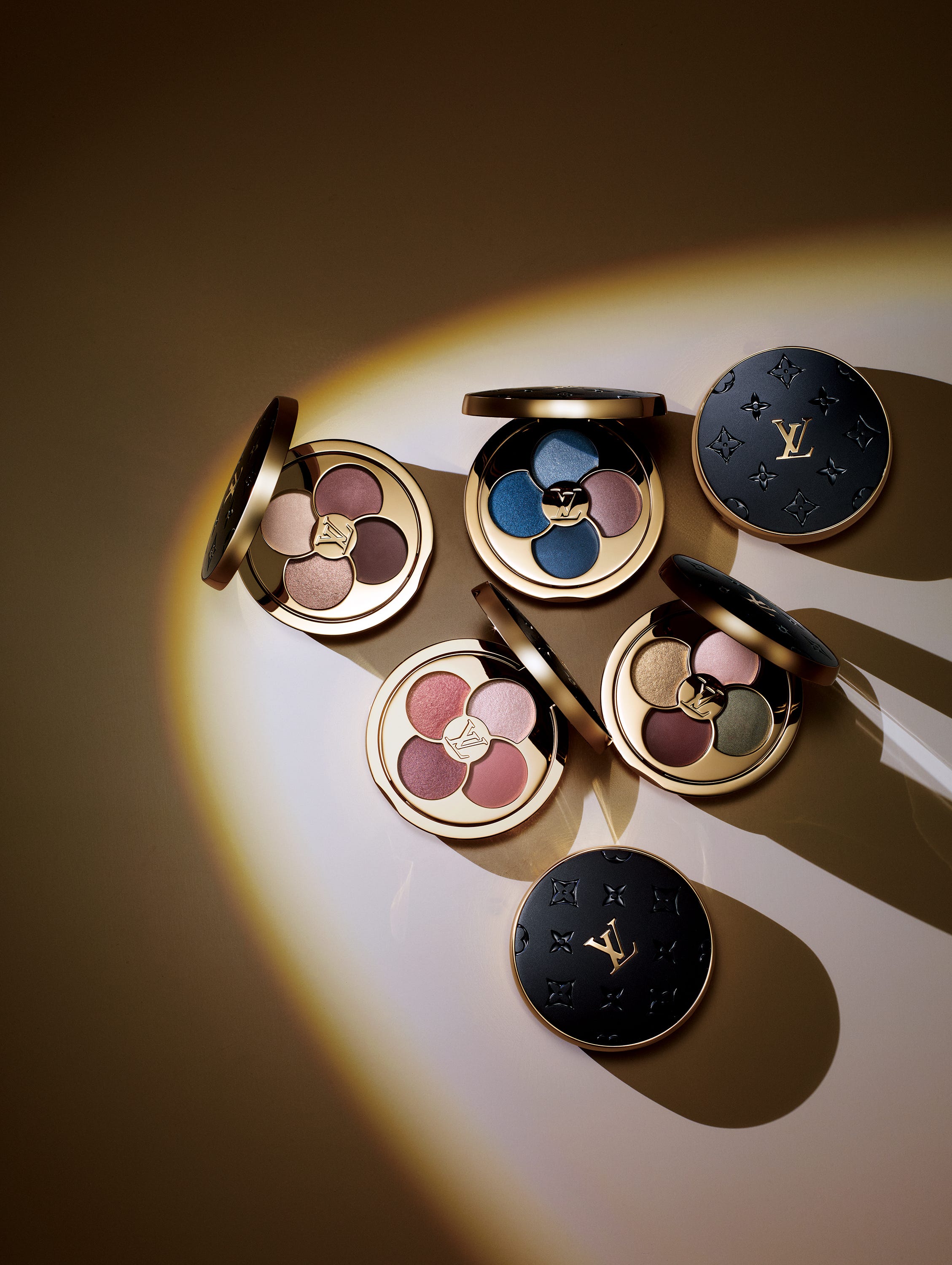 ニュースキンの1台3役の美容機器で、理想的なカラダへ｜ハーパーズ