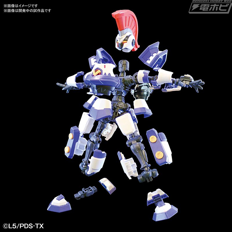 ダンボール戦機』コアスケルトンを内蔵した「ハイパーファンクション