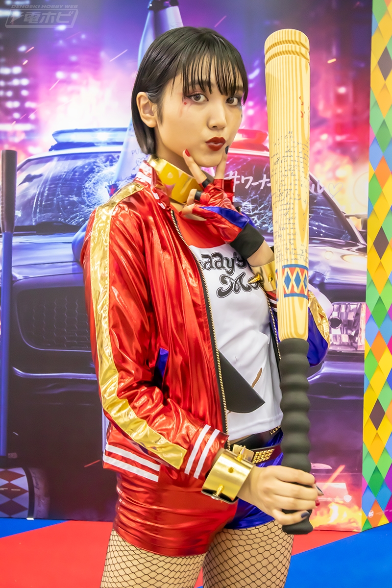 セクシーなハーレイ・クインやワンダーウーマンなどのコスプレ