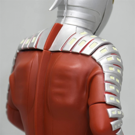 Amazonタイムセールでウルトラセブンのソフトビニール製ガレージキット