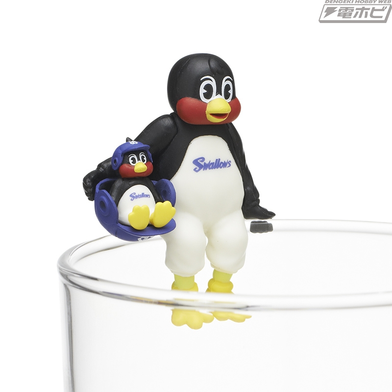 ばえてる？」おなじみフリップネタも再現して「つば九郎」がコップの