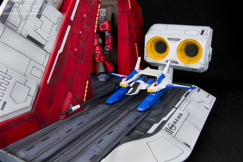 機動戦士Zガンダム』名場面再現からディスプレイ台座の製作まで