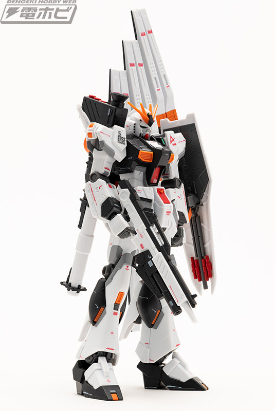 あらゆる角度から超絶クオリティのνガンダムフィギュアをチェック