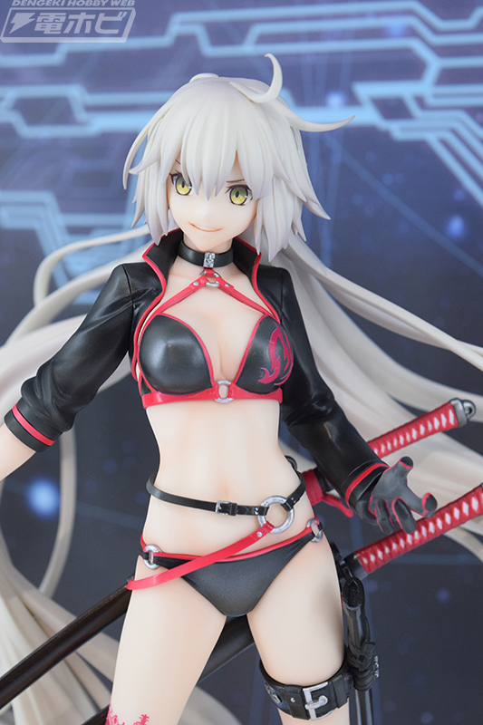 不敵な笑みを浮かべた表情がステキ！『Fate/Grand Order』水着姿で現界