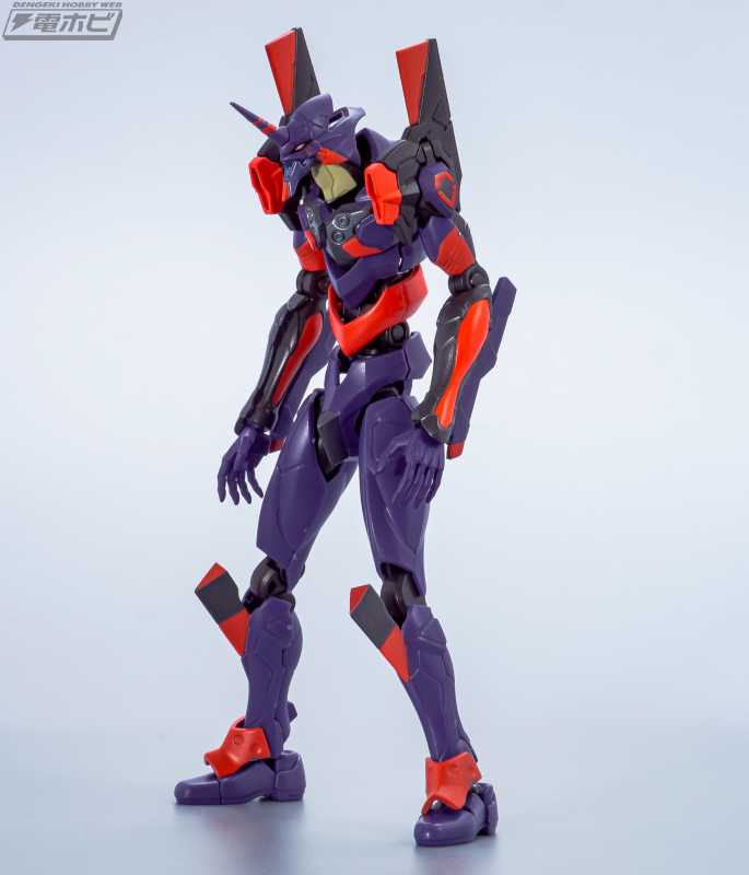 覚醒初号機、3号機、8号機αに加えてスペシャル仕様のクリアカラー初