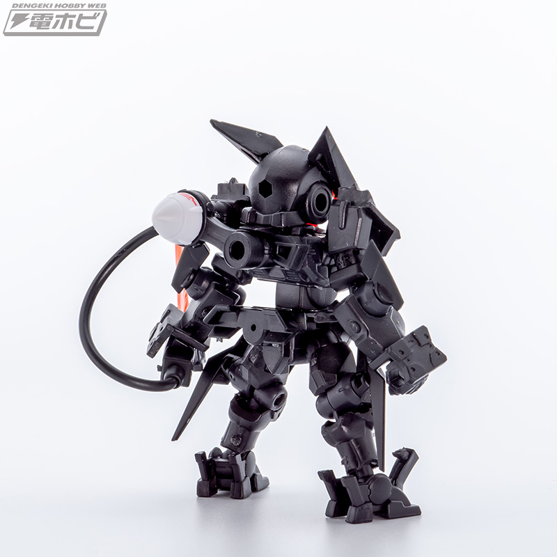 Hi-νガンダムやグラハムのフラッグ2機、ガンダムキュリオスといった