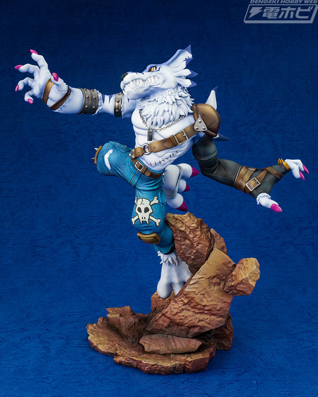 激しい蹴りを繰り出すダイナミックな姿を再現！『デジモン