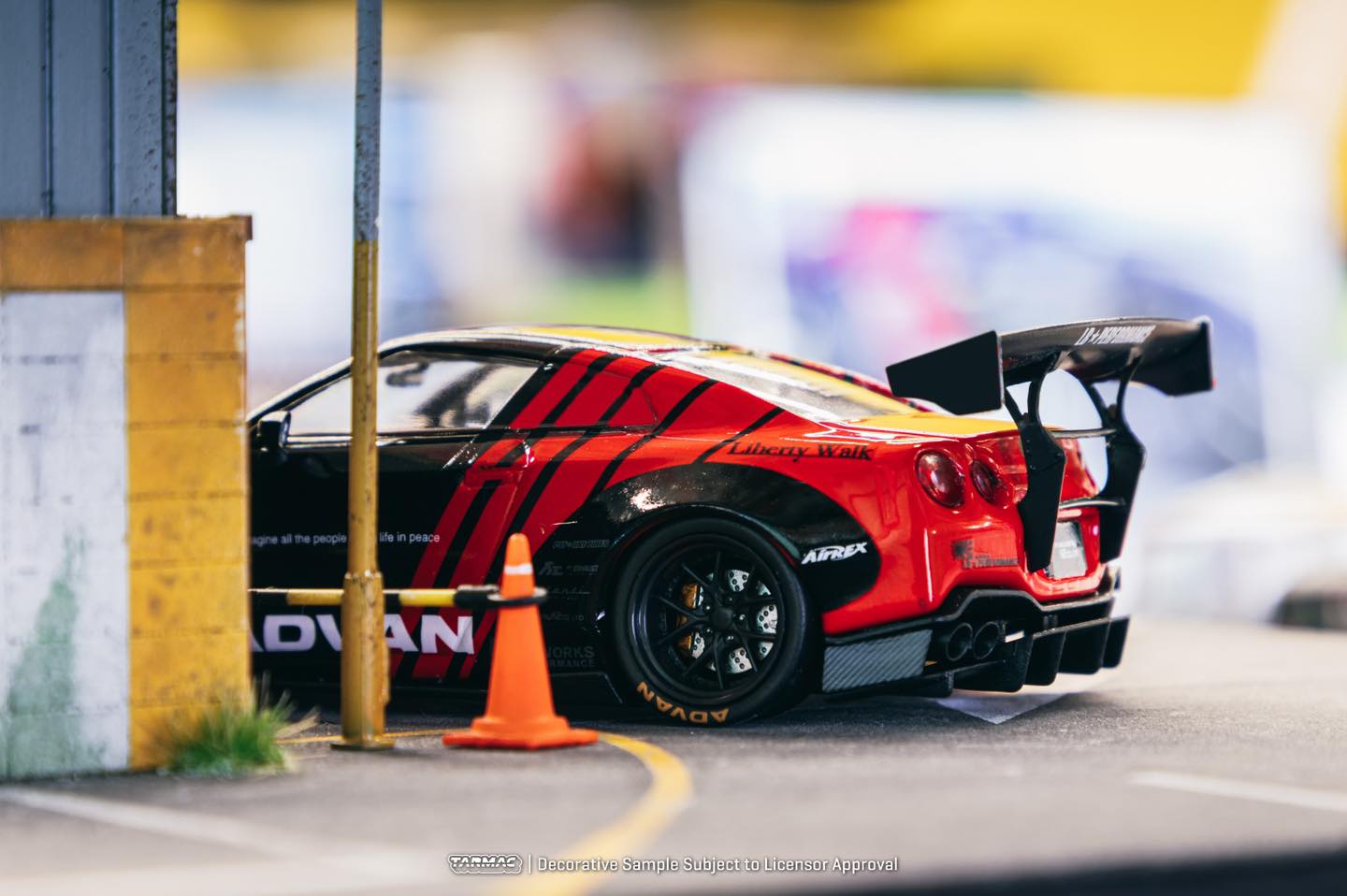 Tarmac Works 1:64 LB-WORKS NISSAN GT-R R35 type 2 Advan T43-019