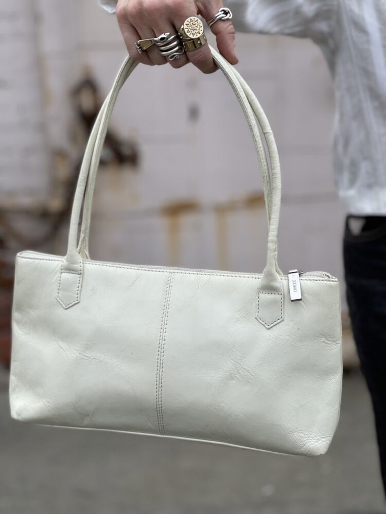 Vintage Y2K Hobo White Leather Shoulder Bag → Hotbox Vintage