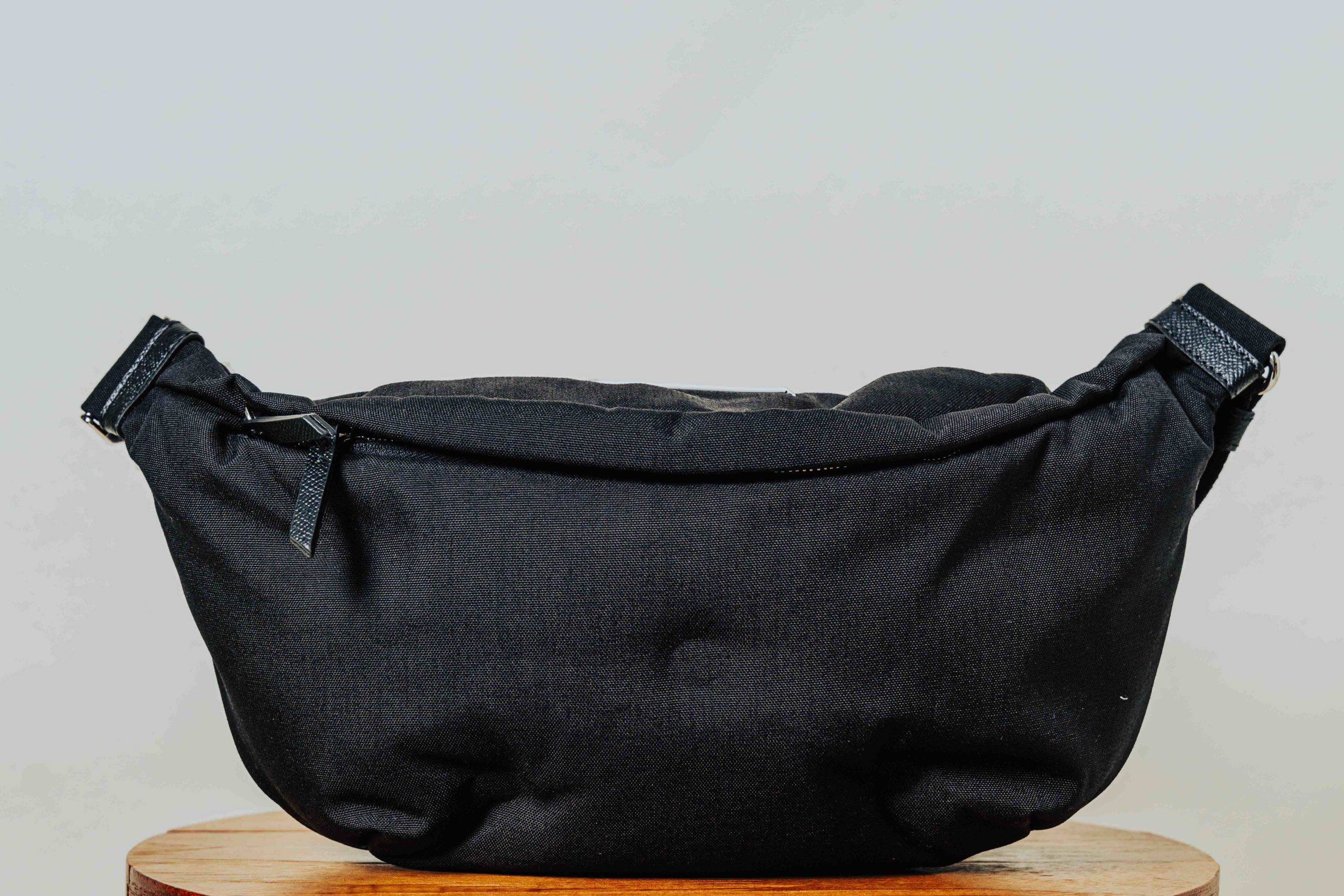 メゾンマルジェラのグランスラム 新型ボディバッグ | HUES 福岡