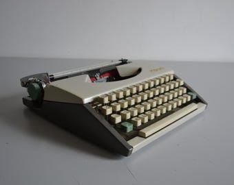 ヴィンテージ OLYMPIA タイプライター、60 年代のオフィス装飾 - Etsy 日本