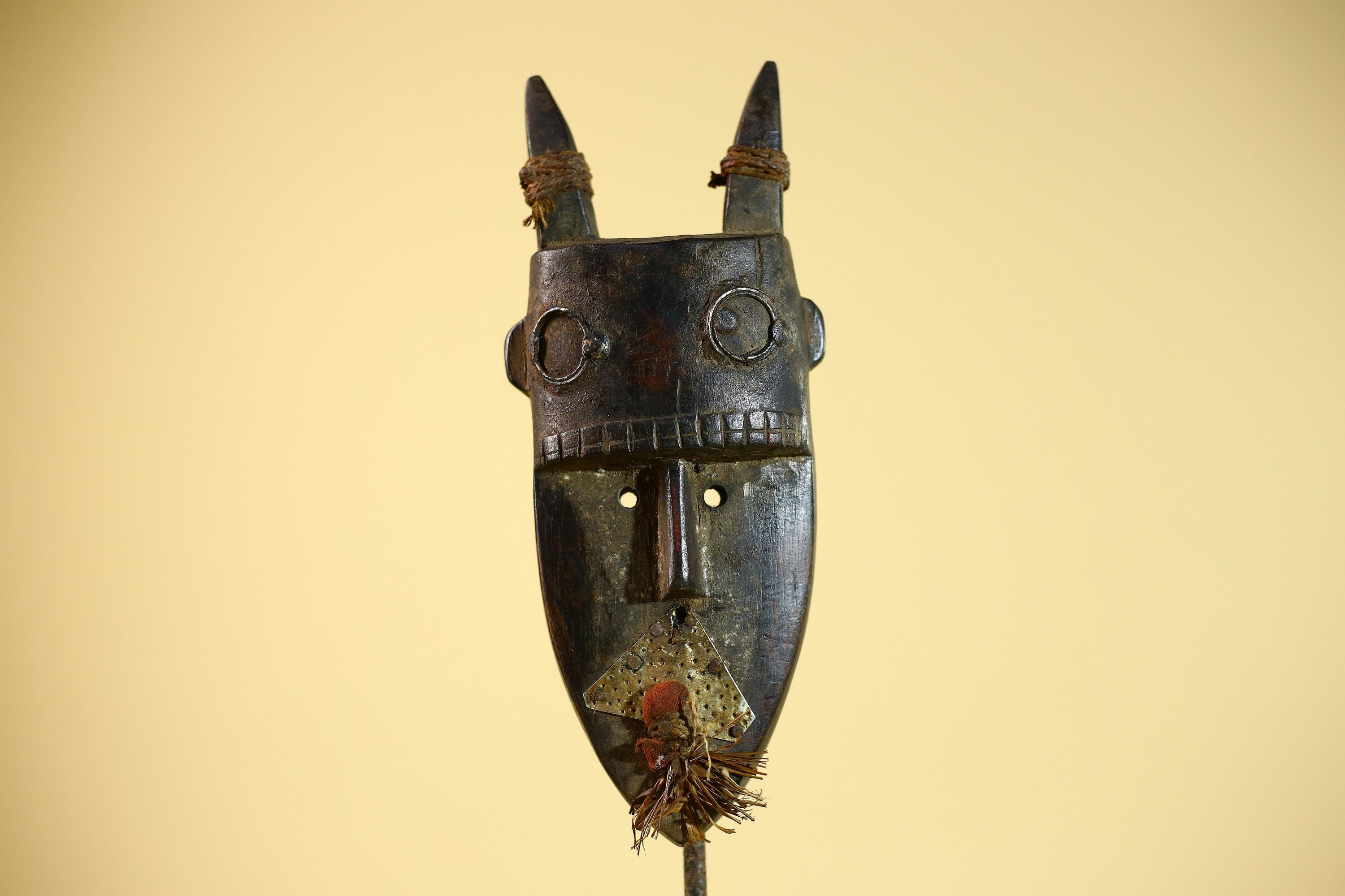 トマ アフリカンマスク 角のある部族の木製彫刻 ギニア ヴィンテージ