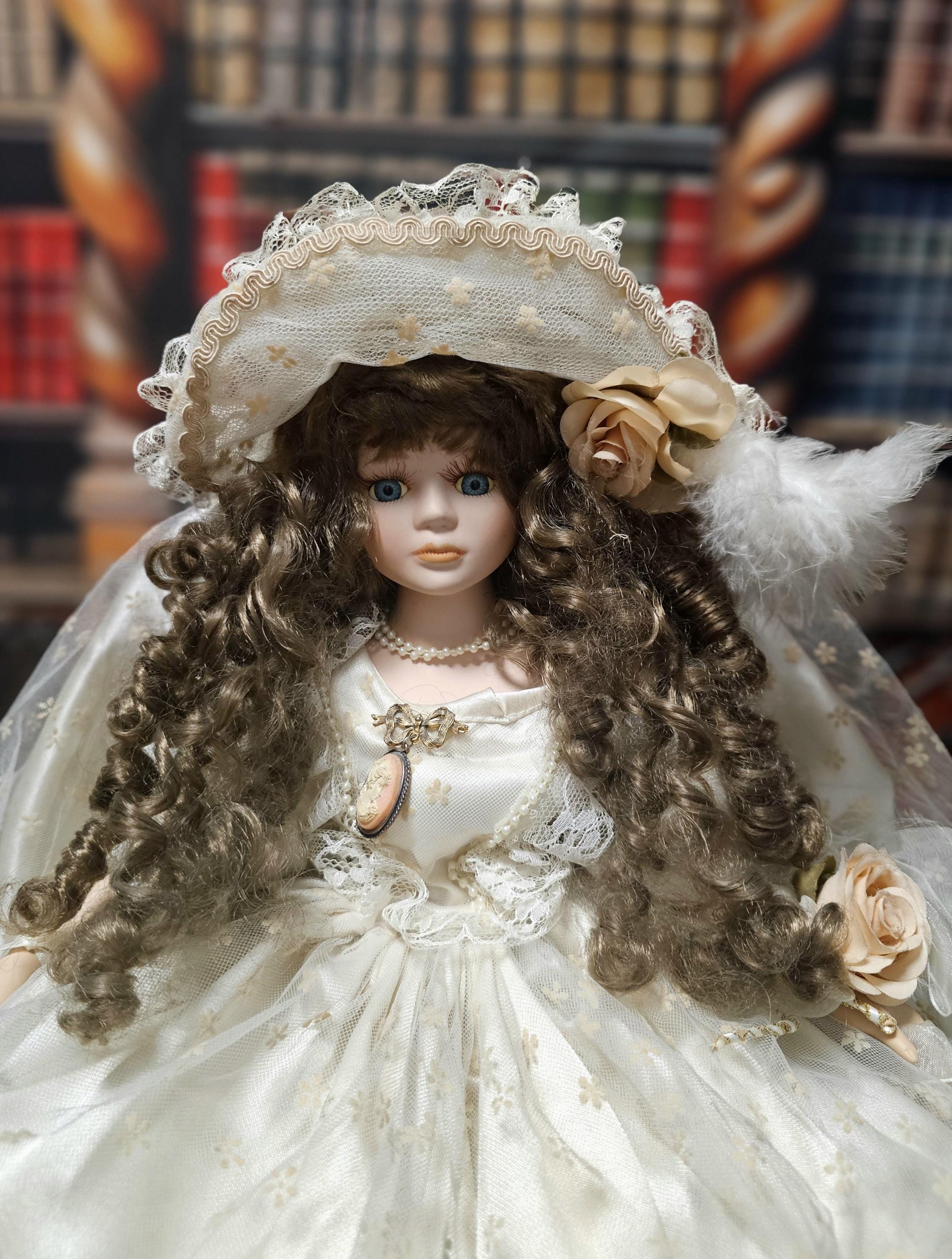 1980年代のヴィンテージフランス製磁器人形、ロマンチックなホーム