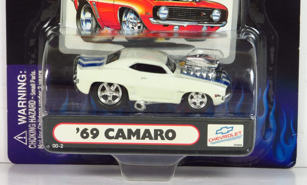 Muscle Machines Single Logo 1969 Chevrolet Camaro 69 Chevy White