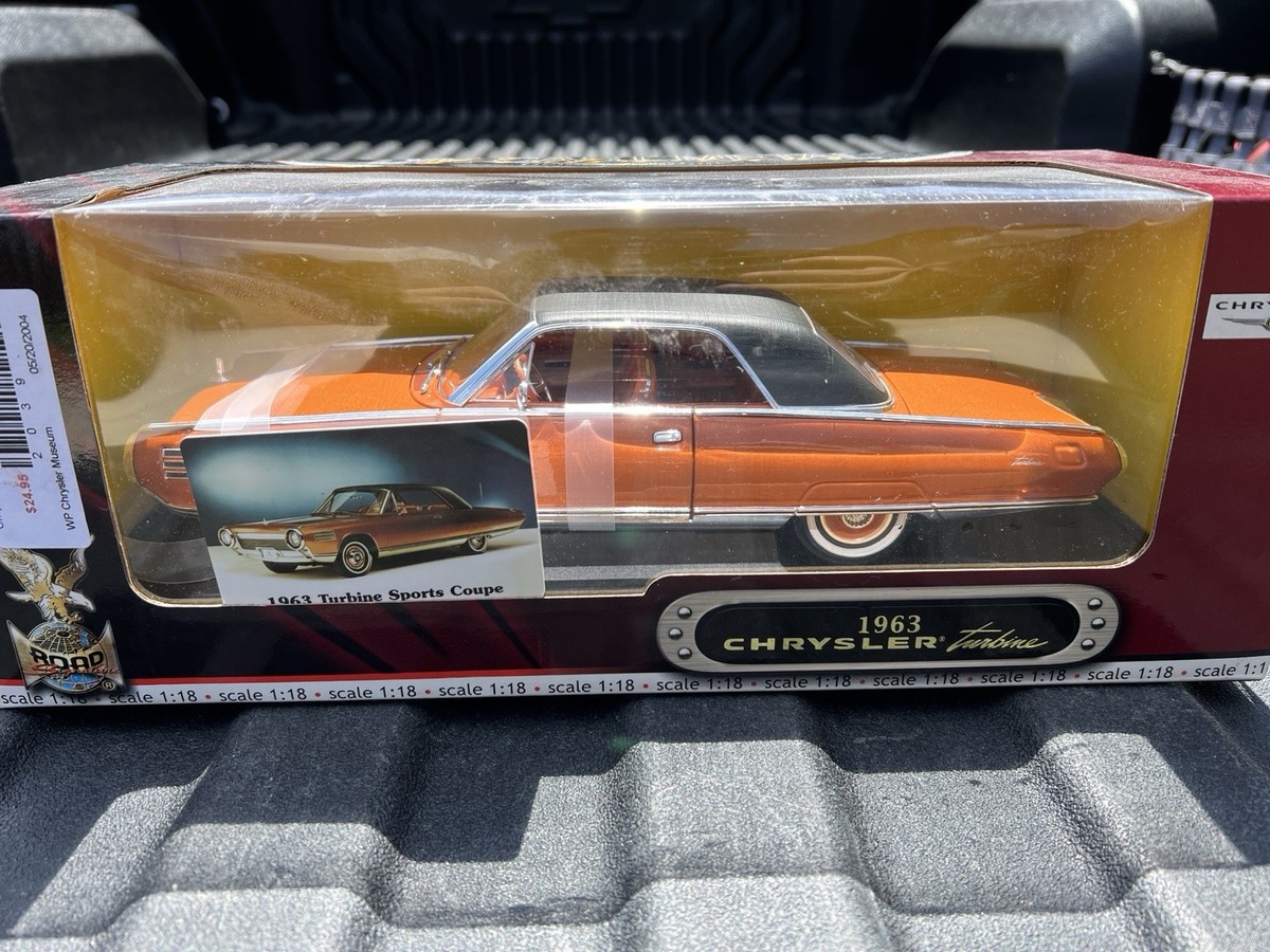 Road Signature 1963 Chrysler Turbine 1:8 Diecast Model Car