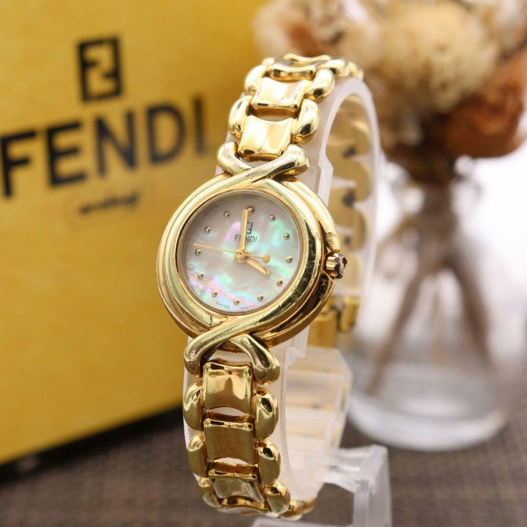 FENDI 700L Gold Women's Watch Shell Dial Quartz Vintage Japan