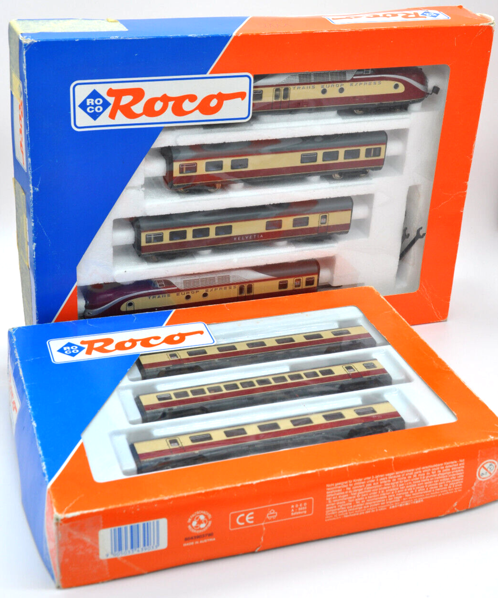 Roco Model Railway No. 43011 & 43014 H0 Tee Diesel Railcar VT 11.5
