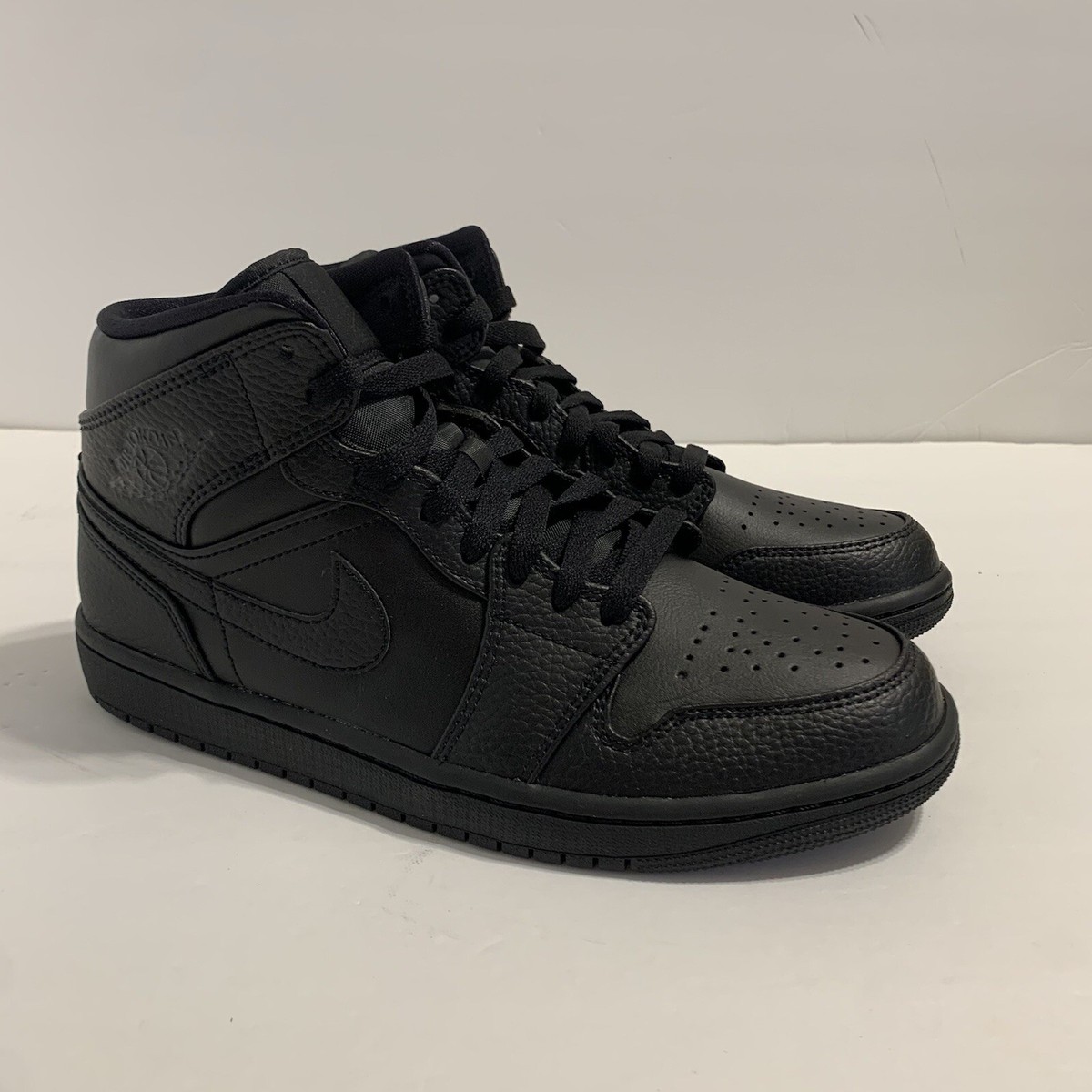 Nike Air Jordan 1 Mid Triple Black Mens Shoes Size 7.5/ Womens 9