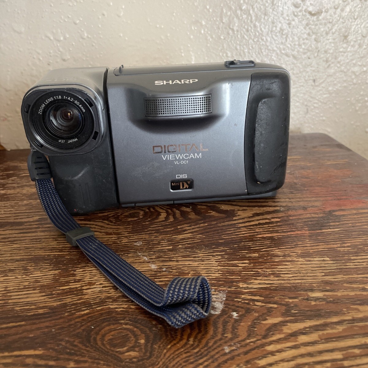 Sharp Video Camera Racorder VL-DC1 MiniDV Digital Viewcam UNTESTED