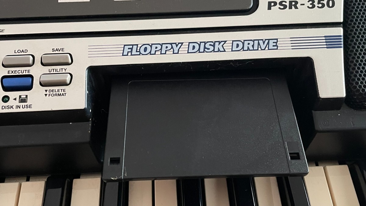 yamaha keyboard psr 350 power supply floppy disc and book included