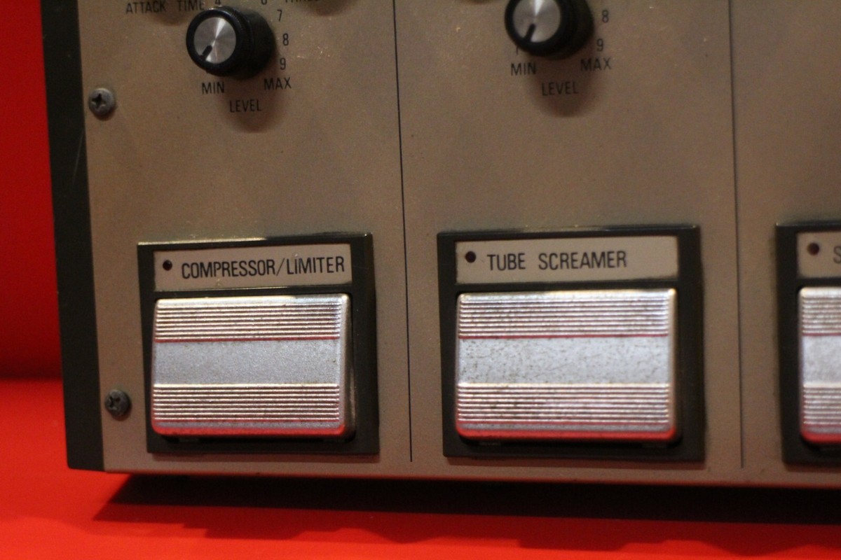 VINTAGE Maxon UE-300 & UE-305 Analog Multi Pedal Guitar Effect Set