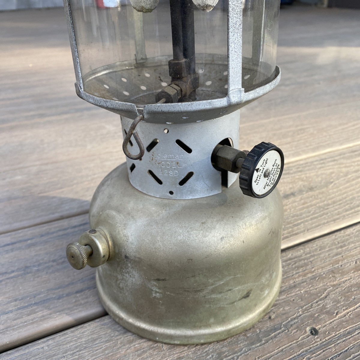 Vintage Coleman USA Model 228D Green Lantern B 48 Big Hat w