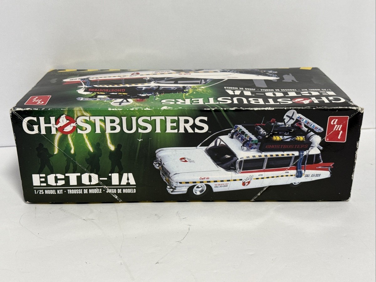 Ghostbusters ECTO-1A 1/25 AMT Model Kit Skill Level 2 Ages 10+ New