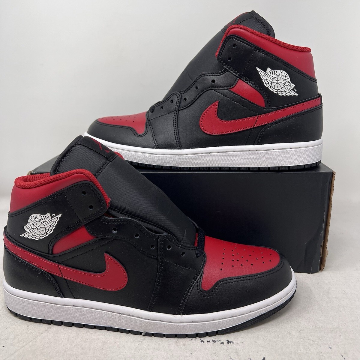 Nike Air Jordan 1 Mid Bred Black Red White Men's Size 10 No Lid