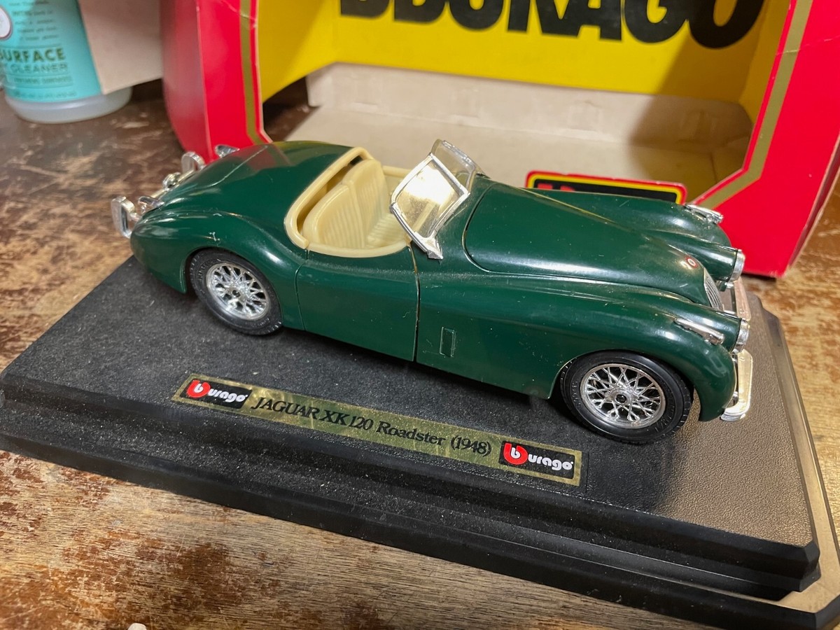 Burago Jaguar XK 120 Roadster 1948, 1/24 Scale Green Made in Italy