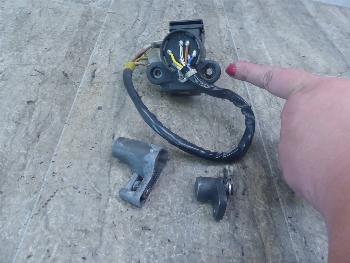 1988 Kawasaki ZX750 F Ninja K782) ignition switch lock set no key