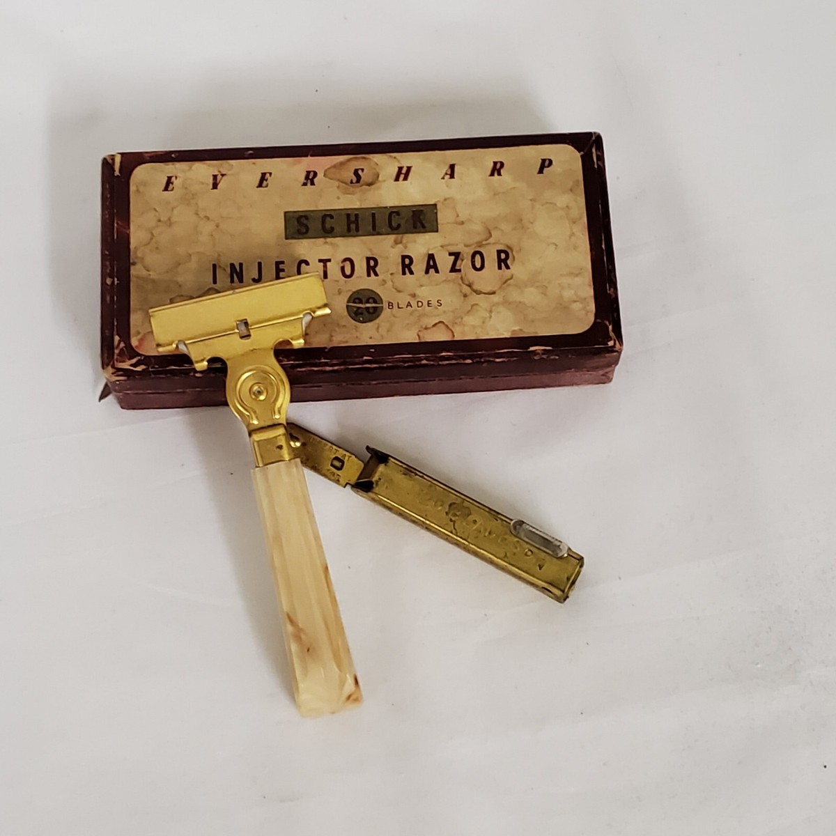 VINTAGE SCHICK EVERSHARP INJECTOR RAZOR 