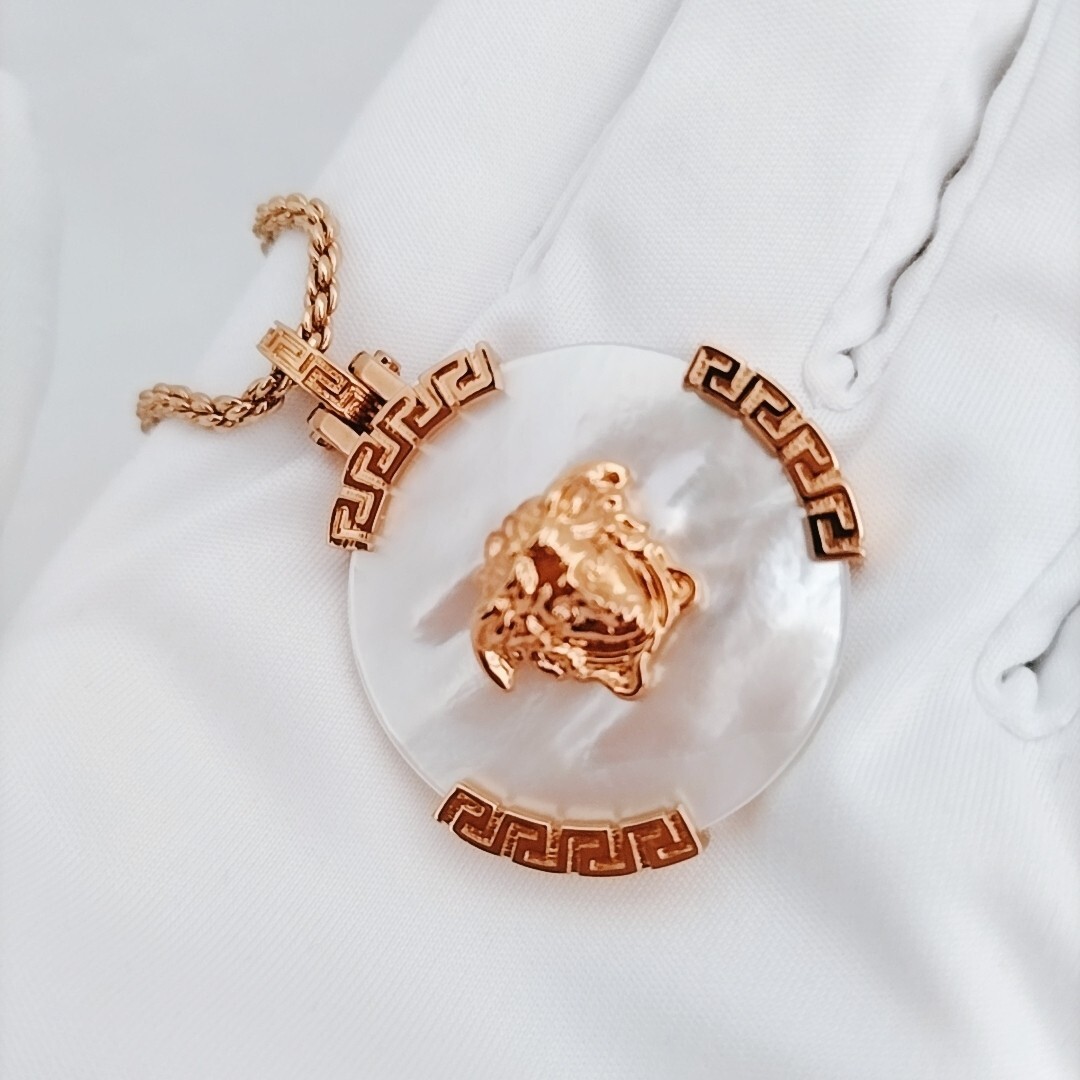 VERSACE Necklace La Medusa Greca Mother of Pearl Charm Adjustable