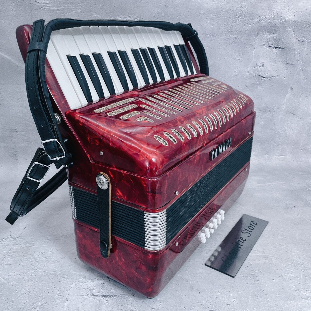 YAMAHA Accordion YA-18 Red 30 Key 18 Base YA18 Entry Solo Play